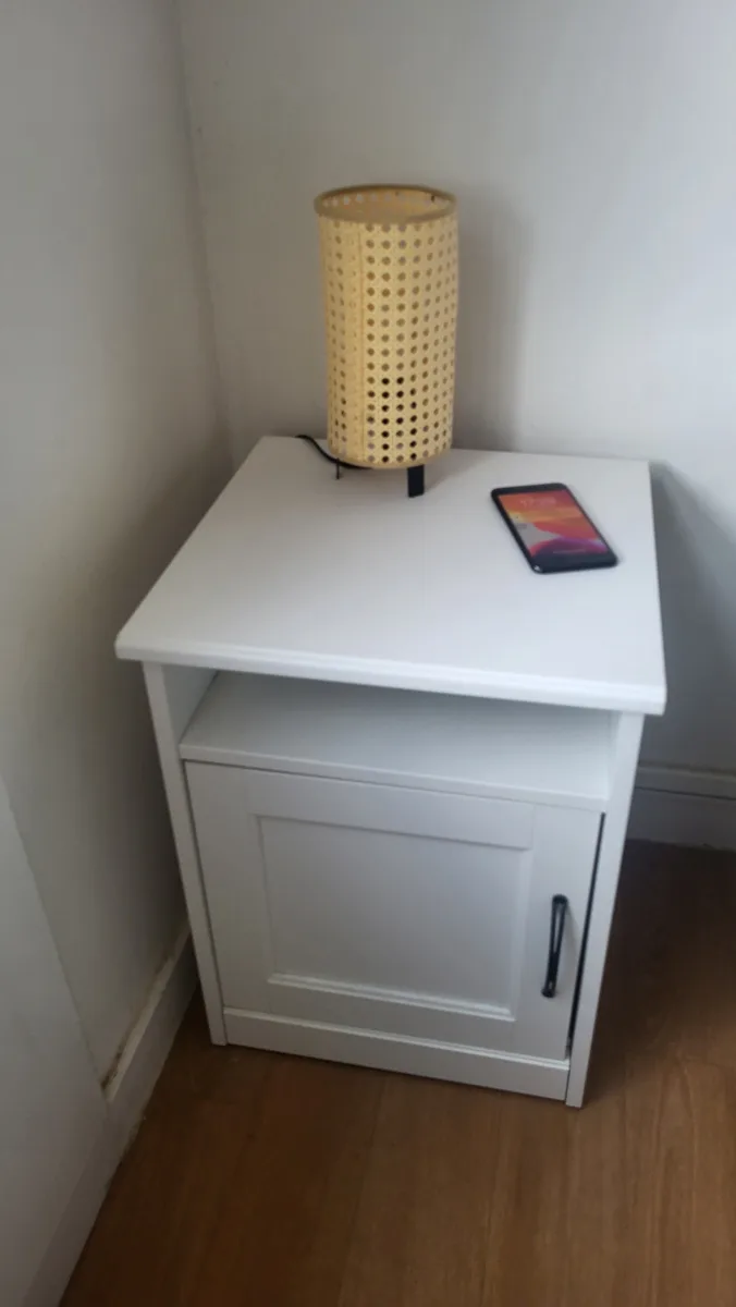Lot de 2 tables de chevet IKEA
