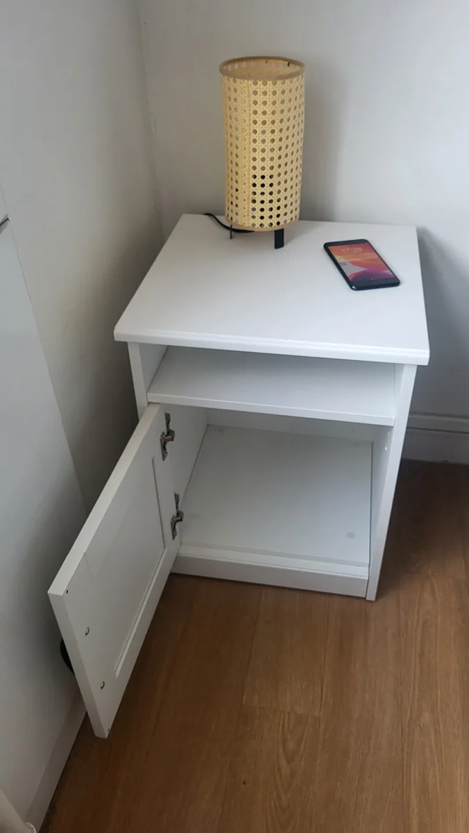 Lot de 2 tables de chevet IKEA — photo 2