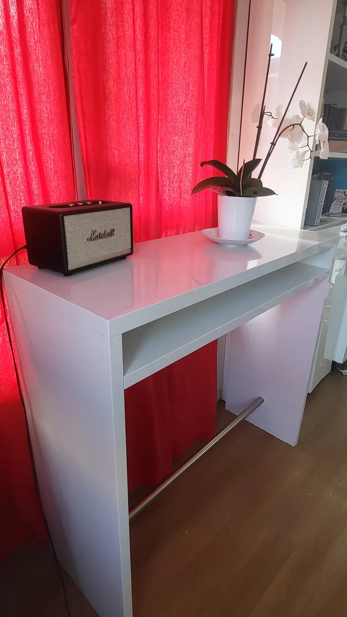 Bar en bois blanc laqué